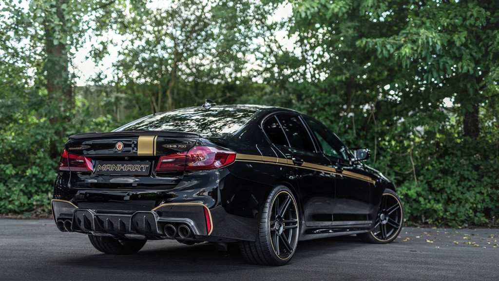 BMW M5 dữ dằn hơn qua bàn tay hãng độ Manhart