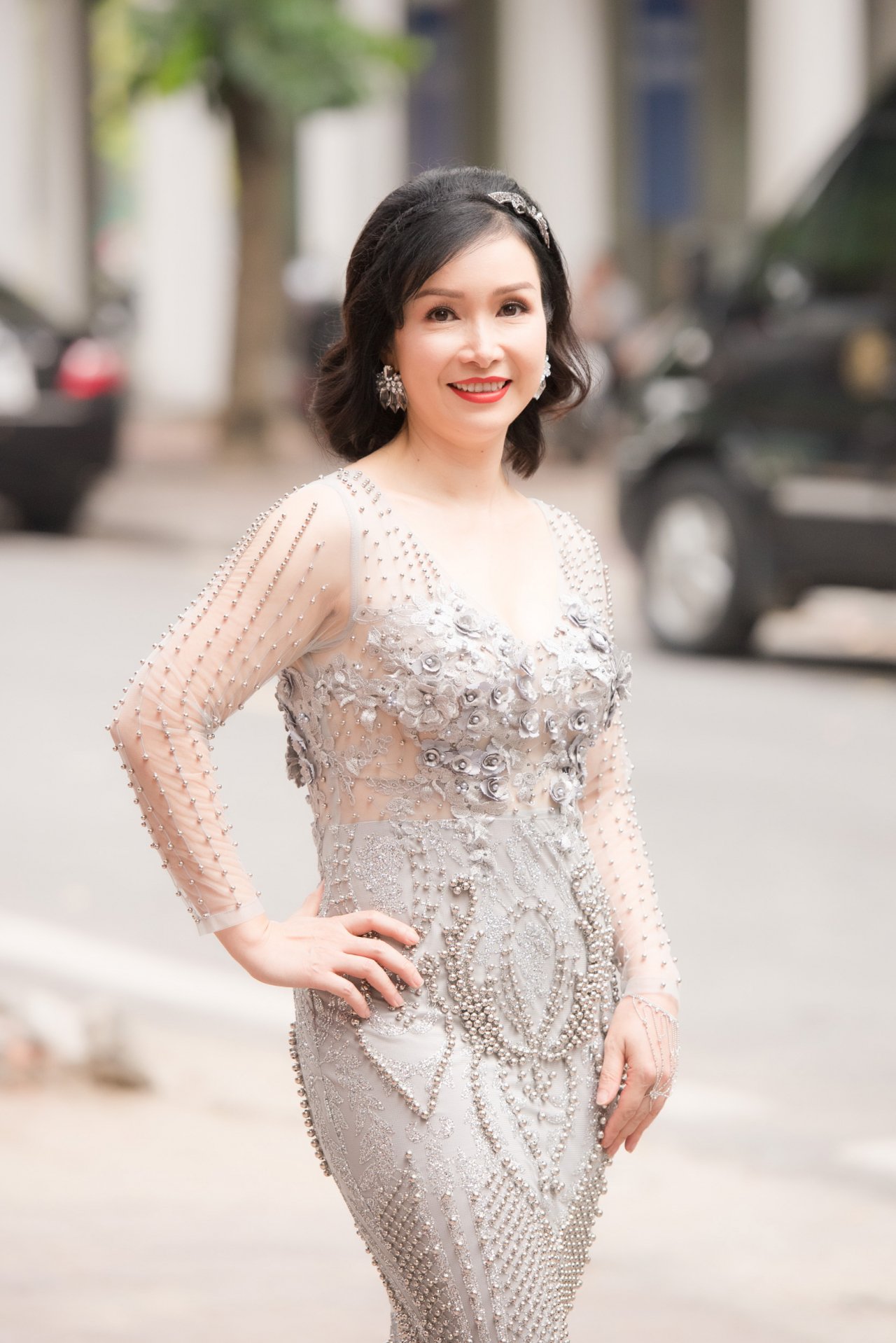 hoang-hai-thu-ngoc-nu-tuyet-trang-cung-dan-nhan-sac-cuc-xinh-ru-nhau-do-bo-hoa-hau-viet-nam-2018