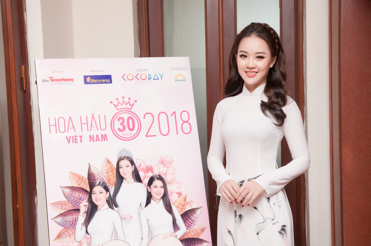 hoang-hai-thu-ngoc-nu-tuyet-trang-cung-dan-nhan-sac-cuc-xinh-ru-nhau-do-bo-hoa-hau-viet-nam-2018