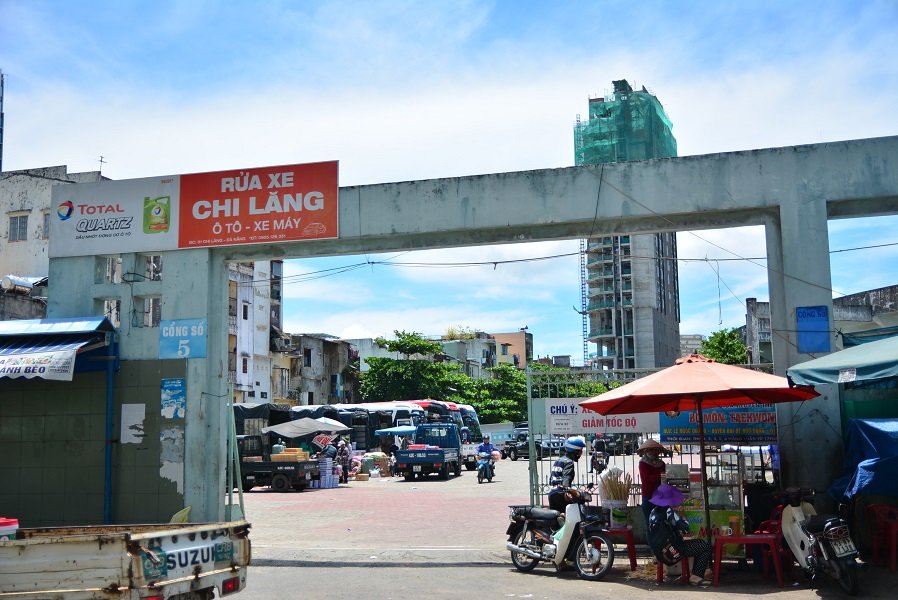 can-canh-du-an-khu-phuc-hop-thuong-mai-dich-vu-tai-khu-dat-san-van-dong-chi-lang-khien-hang-loat-can-bo-da-nang-bi-ki-luat