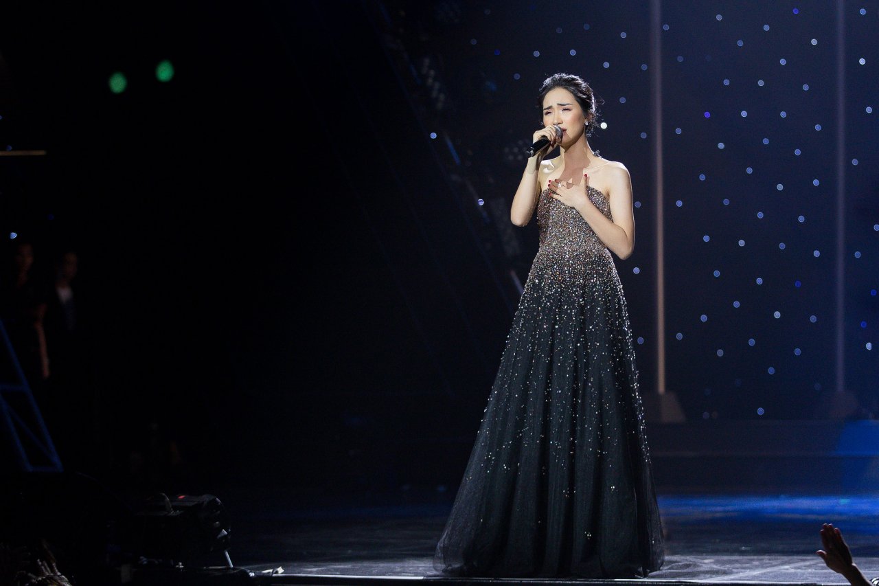 khong-chi-lam-moi-hit-roi-bo-bang-phien-ban-tieng-han-hoa-minzy-con-hat-live-cuc-dinh-khien-khan-gia-thich-thu