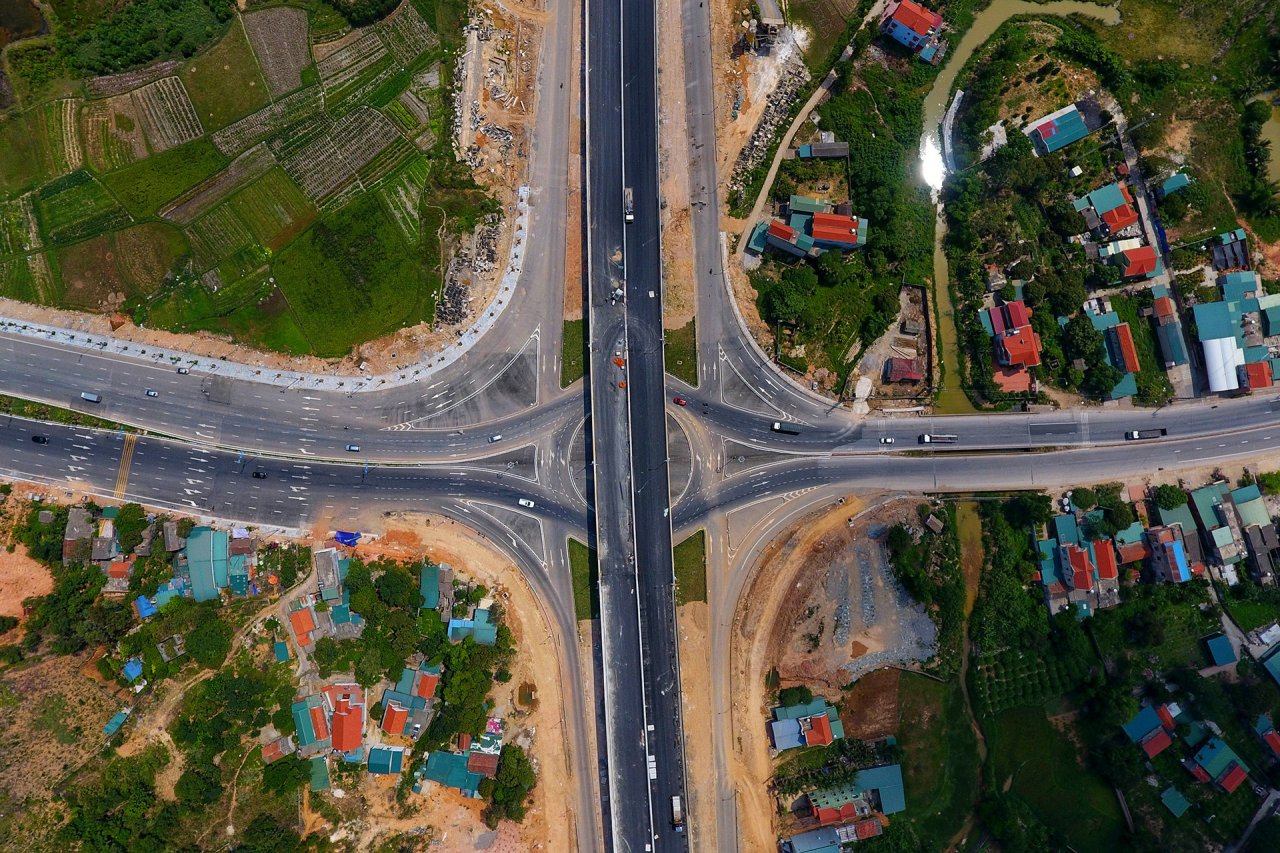 Cao tốc 12.000 tỷ đánh thức thương cảng Vân Đồn