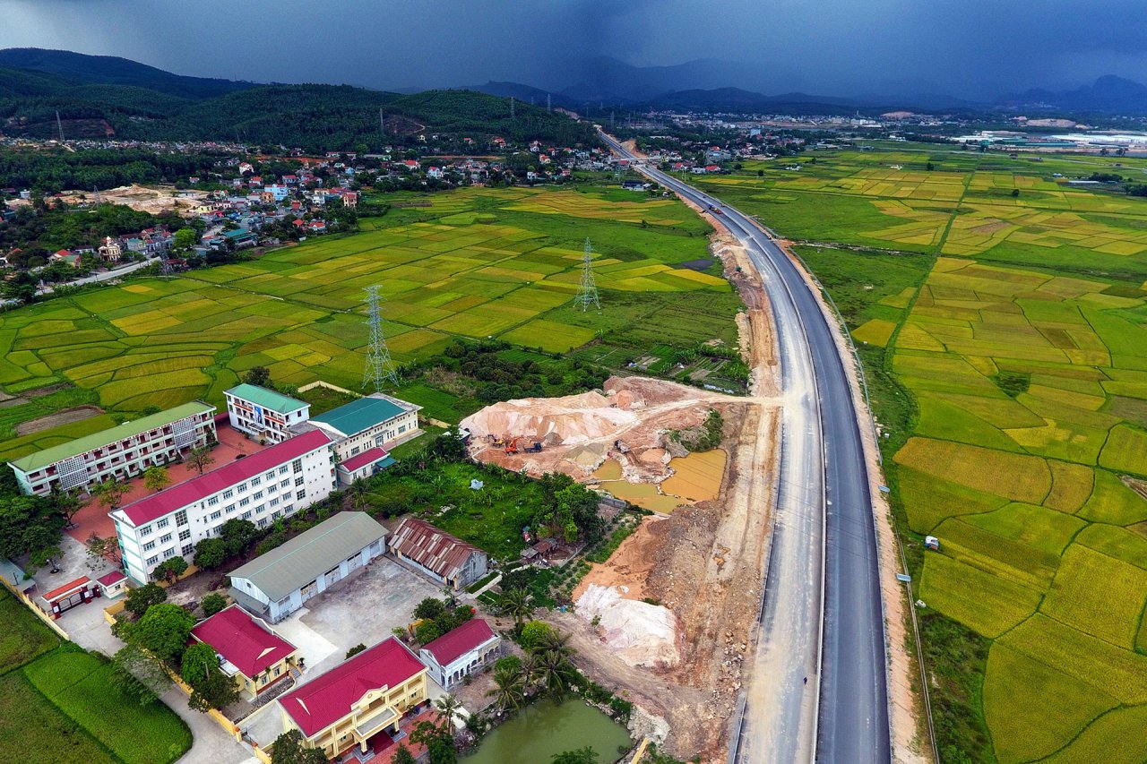 Cao tốc 12.000 tỷ đánh thức thương cảng Vân Đồn