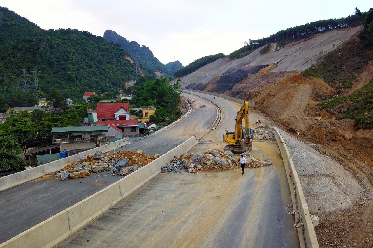 Cao tốc 12.000 tỷ đánh thức thương cảng Vân Đồn