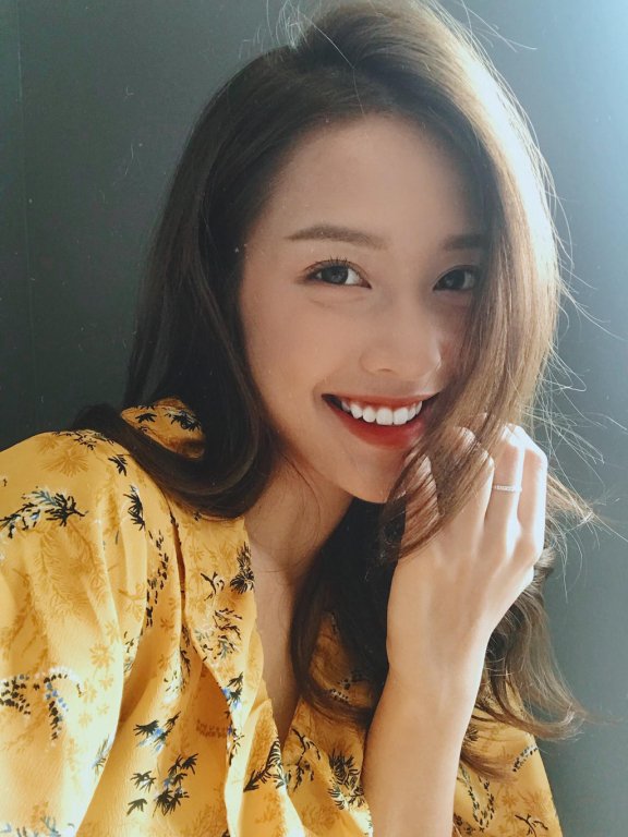 Khả Ngân: Từ hot girl tai tiếng đến nữ chính 'Hậu duệ mặt trời'