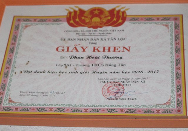 Bố mất, mẹ ung thư giai đoạn cuối, 4 đứa trẻ sống lay lắt qua ngày