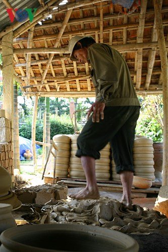 đến hội an, đừng quên ghé thăm làng gốm thanh hà 500 năm tuổi hình 5 Đến Hội An, đừng quên ghé thăm làng gốm Thanh Hà 500 năm tuổi