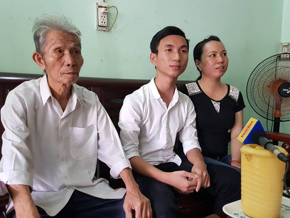cau-hoc-tro-chuyen-anh-va-so-diem-975-van-chang-khac-nao-ki-tich