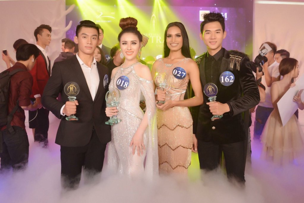 hang-nie-toi-phai-an-mi-tom-song-de-chong-doi-bi-thi-sinh-choi-xau-khi-chinh-chien-tai-miss-world-next-top-model