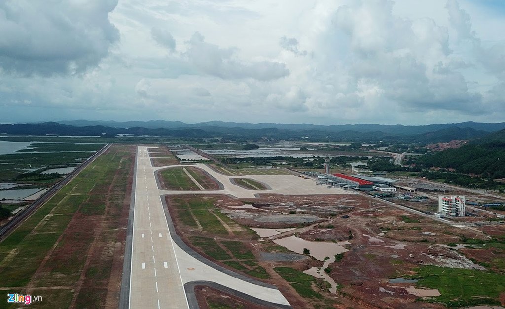 Chuyến bay đầu tiên hạ cánh ở nhà ga hàng không Vân Đồn