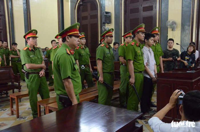 18 tuổi 15 ngày và bản án tử hình