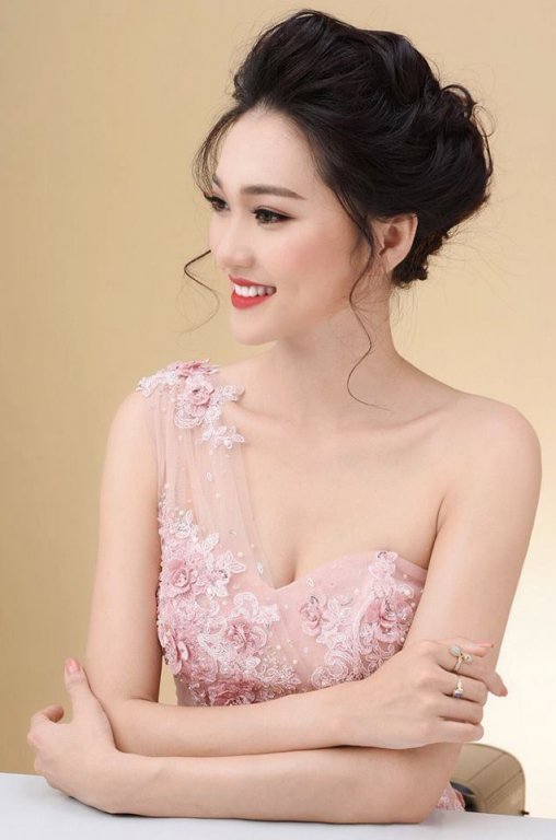 nhan-sac-nguoi-dep-gay-nhieu-tiec-nuoi-cho-khan-gia-khi-quyet-dinh-dung-thi-hoa-hau-viet-nam-2018