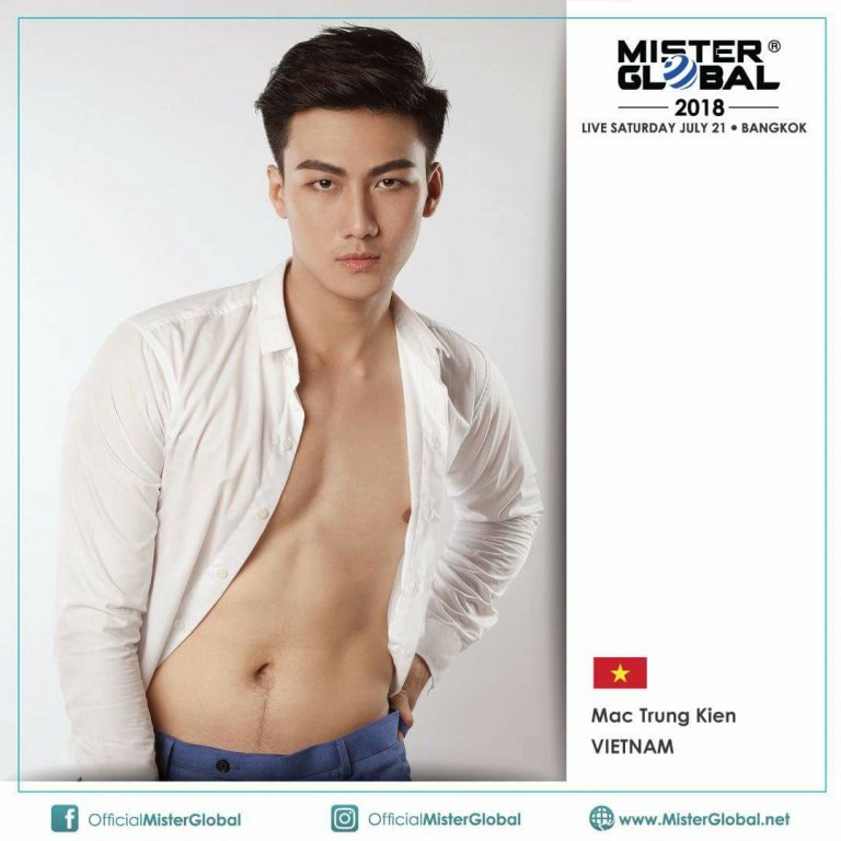 mac-trung-kien-khien-dan-mang-lo-lang-khi-lo-anh-bung-mo-guong-mat-nhat-nhoa-va-phat-ngon-kem-sang