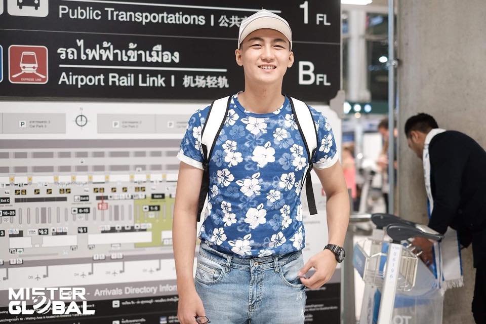 mac-trung-kien-khien-dan-mang-lo-lang-khi-lo-anh-bung-mo-guong-mat-nhat-nhoa-va-phat-ngon-kem-sang