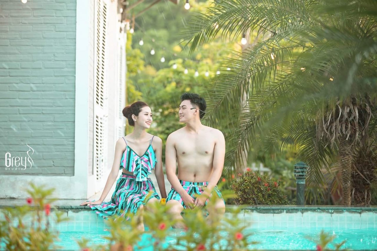 mac-trung-kien-khien-dan-mang-lo-lang-khi-lo-anh-bung-mo-guong-mat-nhat-nhoa-va-phat-ngon-kem-sang