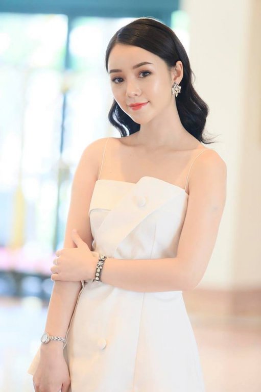 quynh-bup-be-dung-phat-song-khi-nhung-vai-dien-duoc-mong-doi-nhat-nay-con-chua-kip-xuat-hien