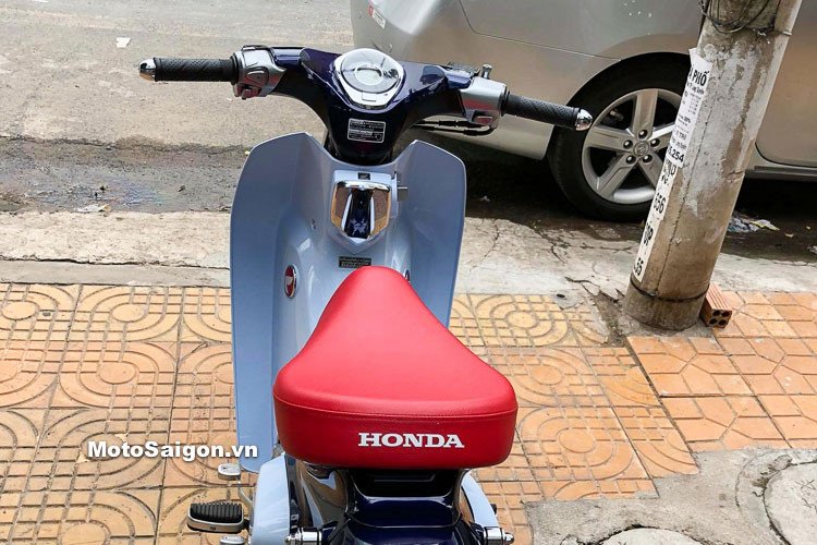 Honda Super Cub C125 bản đặc biệt giá chát về Việt Nam