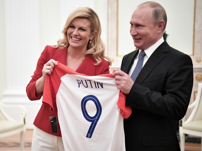 Tiếp đón Tổng thống Croatia tại Matxcơva, ông Putin nhận được món quà đặc biệt