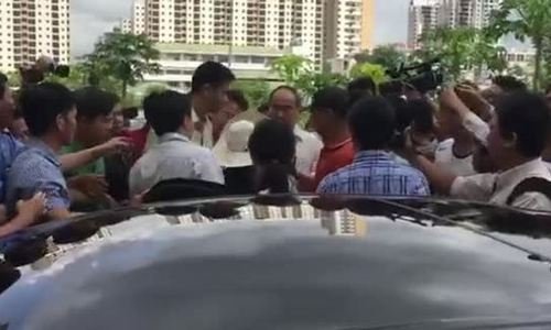 Người Thủ Thiêm náo loạn khi ông Nguyễn Thiện Nhân đến thăm