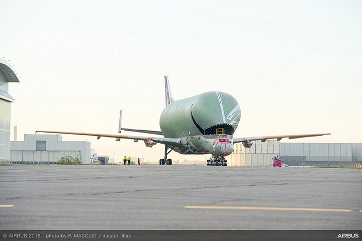Airbus ra mắt máy bay cá voi trắng khổng lồ Beluga XL