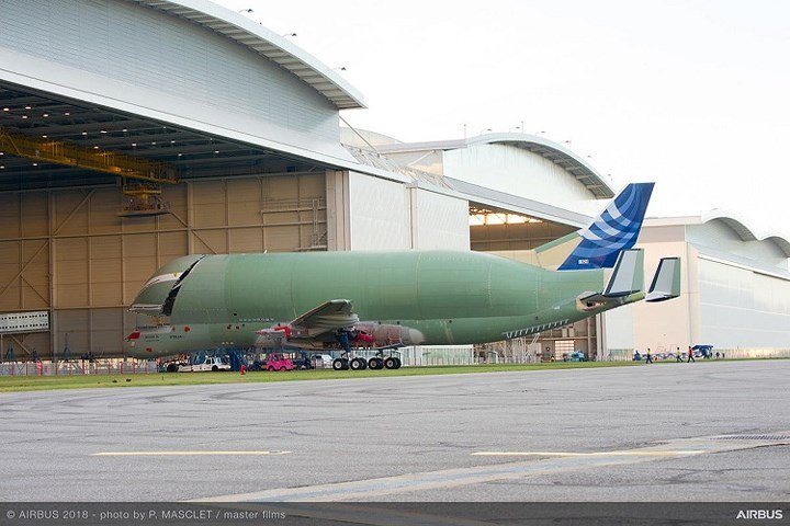 Airbus ra mắt máy bay cá voi trắng khổng lồ Beluga XL