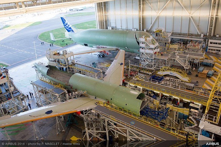 Airbus ra mắt máy bay cá voi trắng khổng lồ Beluga XL