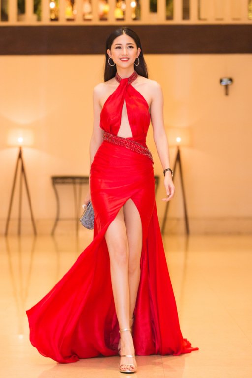 a-hau-thanh-tu-se-dai-dien-viet-nam-tham-du-miss-international-2018