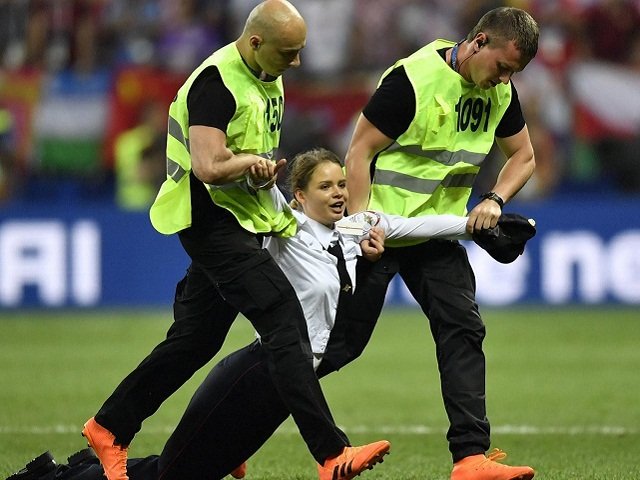 ban-nhac-pha-dam-tran-chung-ket-world-cup-2018-bi-an-tu