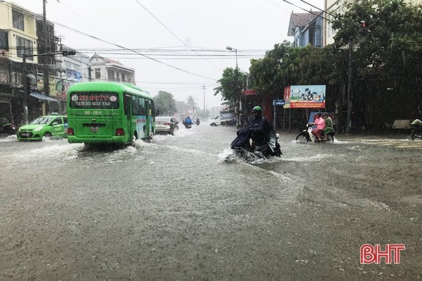 bao-so-3-di-chuyen-toc-do-khung-khiep-thanh-hoa-so-tan-dan-nghe-an-ha-tinh-ngap-lut