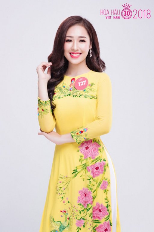 truoc-them-chung-khao-thi-sinh-hoa-hau-viet-nam-2018-phia-bac-dep-diu-dang-trong-ta-ao-dai