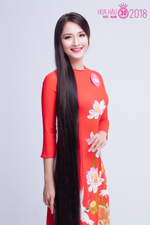 truoc-them-chung-khao-thi-sinh-hoa-hau-viet-nam-2018-phia-bac-dep-diu-dang-trong-ta-ao-dai