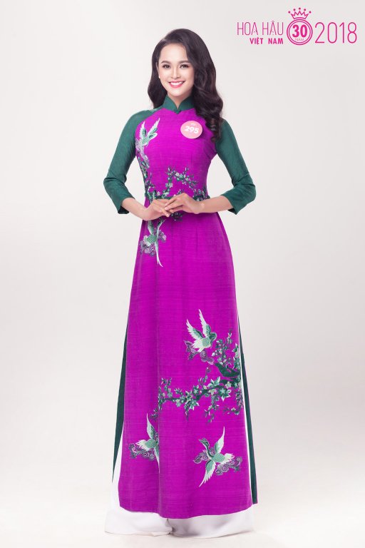 truoc-them-chung-khao-thi-sinh-hoa-hau-viet-nam-2018-phia-bac-dep-diu-dang-trong-ta-ao-dai