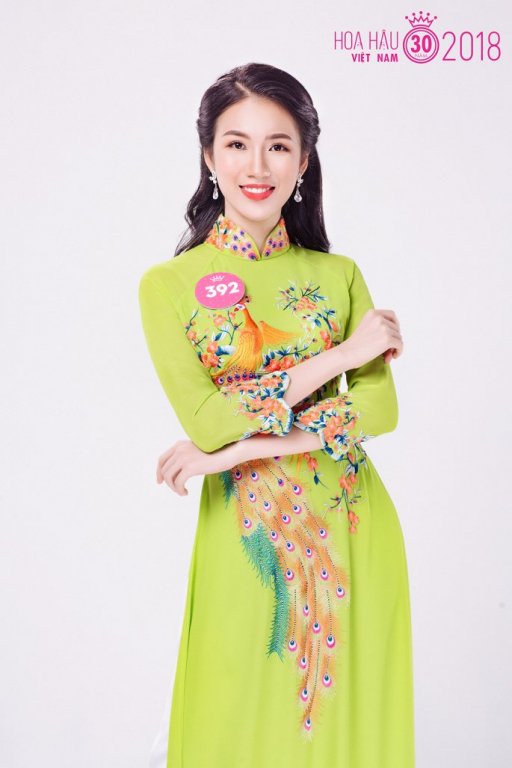 truoc-them-chung-khao-thi-sinh-hoa-hau-viet-nam-2018-phia-bac-dep-diu-dang-trong-ta-ao-dai