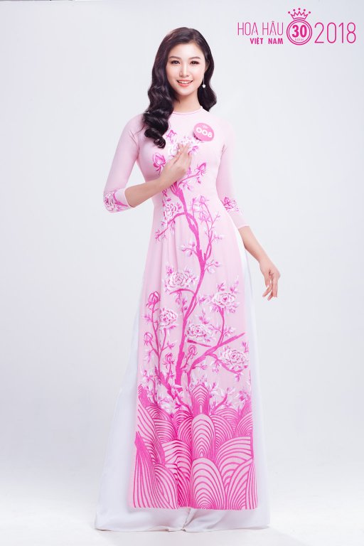 truoc-them-chung-khao-thi-sinh-hoa-hau-viet-nam-2018-phia-bac-dep-diu-dang-trong-ta-ao-dai