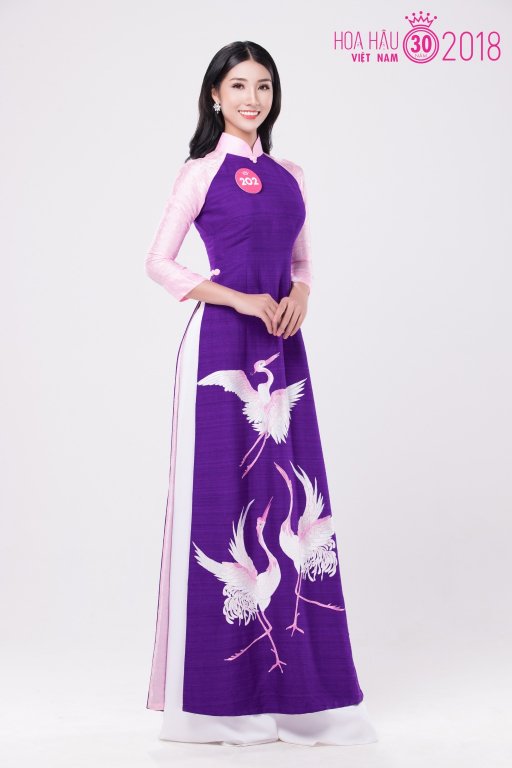 truoc-them-chung-khao-thi-sinh-hoa-hau-viet-nam-2018-phia-bac-dep-diu-dang-trong-ta-ao-dai