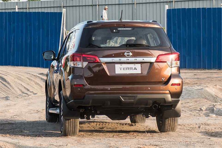 Nissan Terra mới chốt giá khoảng 1,1 tỷ tại Việt Nam