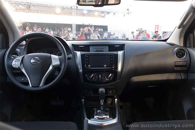 Nissan Terra mới chốt giá khoảng 1,1 tỷ tại Việt Nam