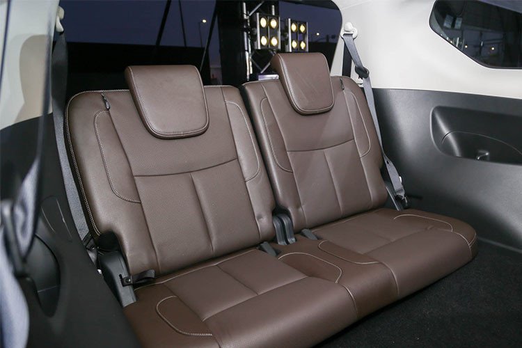 Nissan Terra mới chốt giá khoảng 1,1 tỷ tại Việt Nam