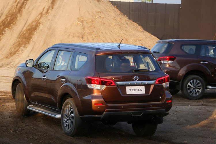 Nissan Terra mới chốt giá khoảng 1,1 tỷ tại Việt Nam