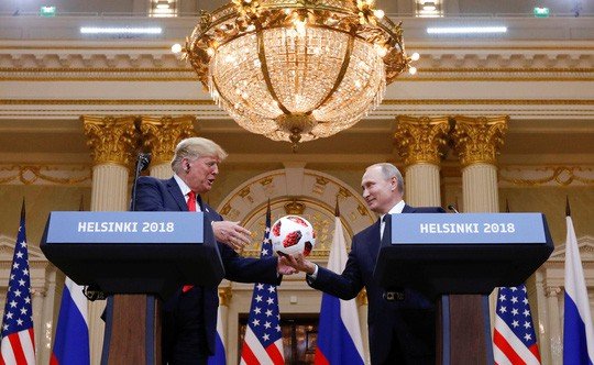 Ông Trump bất ngờ lật ngược phát ngôn ở Helsinki