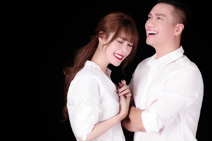 sau-nghi-an-dan-dung-scandal-tinh-cam-que-van-cong-khai-hinh-anh-than-mat-voi-viet-anh
