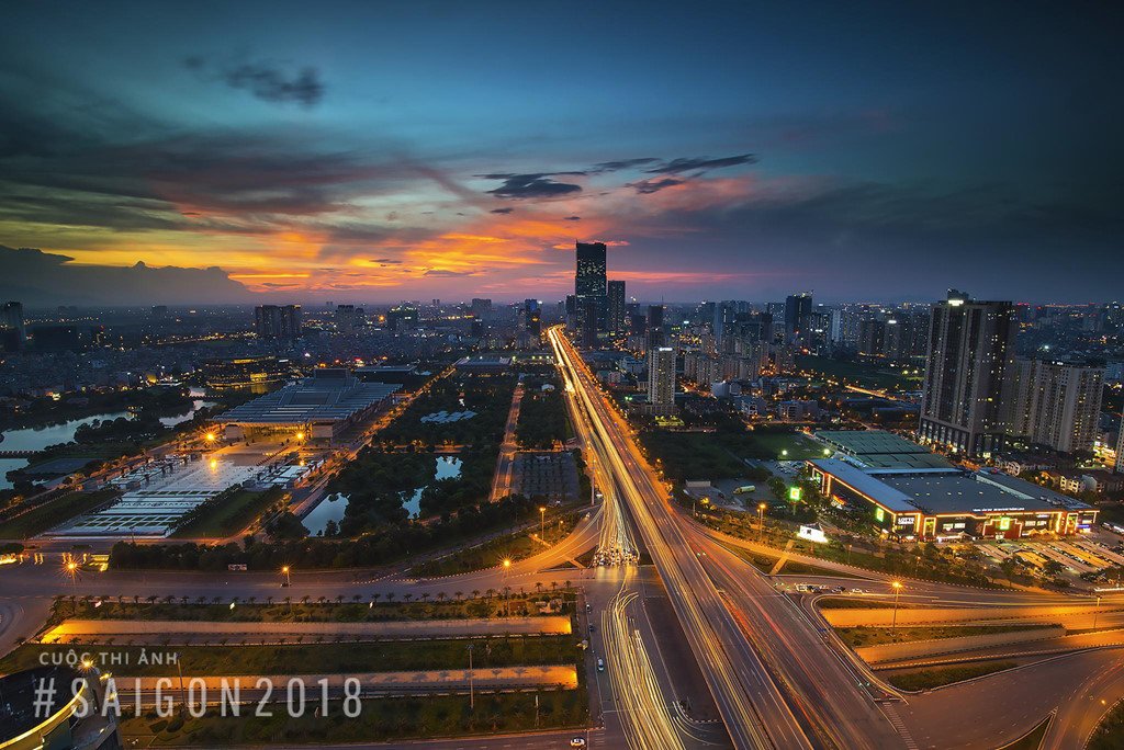 Khoảnh khắc rực rỡ núi non, đô thị, biển cả Việt Nam