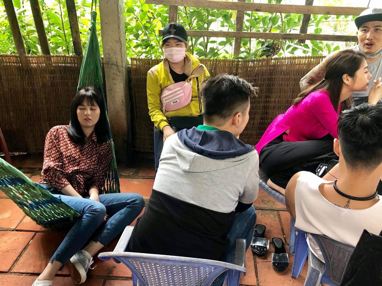 2-nam-sau-vong-eo-56-ngoc-trinh-bat-ngo-tro-lai-man-anh-rong-voi-vu-quy-dai-nao