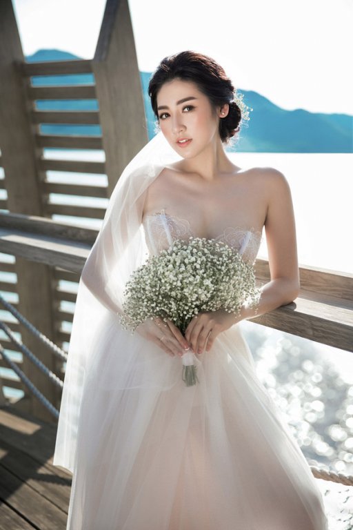 sau-lum-xum-voi-van-mai-huong-a-hau-tu-anh-tung-tron-bo-anh-cuoi-lang-man-khoe-hanh-phuc-truoc-ngay-len-xe-hoa