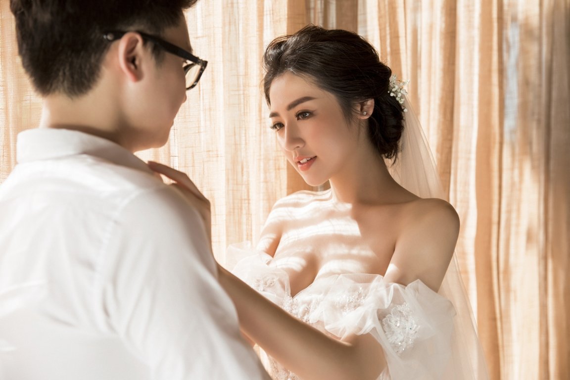 sau-lum-xum-voi-van-mai-huong-a-hau-tu-anh-tung-tron-bo-anh-cuoi-lang-man-khoe-hanh-phuc-truoc-ngay-len-xe-hoa
