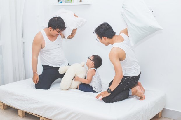 bo-anh-gia-dinh-vua-nhin-la-thay-vui-cua-cap-doi-dong-tinh-nam-sai-gon