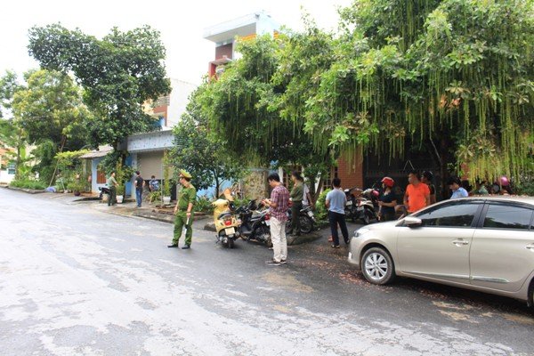 cong-an-tinh-ha-giang-dang-kham-xet-nha-ong-vu-trong-luong