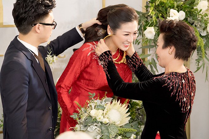 nhung-khoanh-khac-dep-nhu-mo-trong-dam-cuoi-a-hau-tu-anh