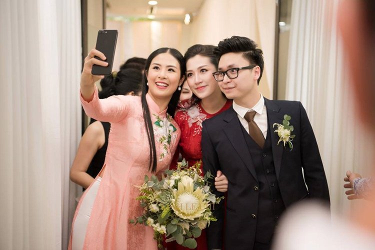 nhung-khoanh-khac-dep-nhu-mo-trong-dam-cuoi-a-hau-tu-anh