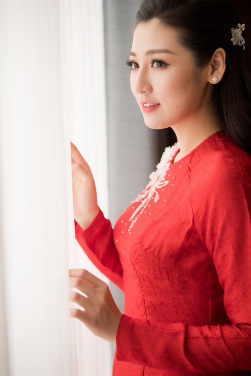 nhung-khoanh-khac-dep-nhu-mo-trong-dam-cuoi-a-hau-tu-anh